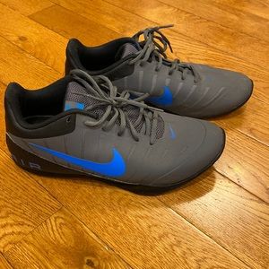 Indoor soccer shoes